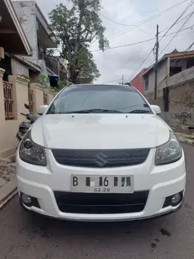 Suzuki SX4 X over At matic 2010 Harga Cash saja Bensin putih istimewa