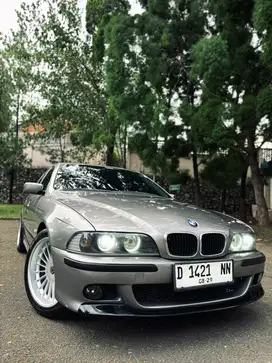 BMW 528i 1997 Bensin