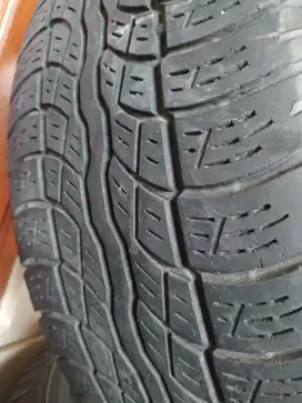 Ban Bridgestone 235/60R16. R16. Ban bekas