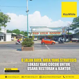 NOL JALAN RAYA AMBENG-AMBENG GRESIK, STRATEGIS