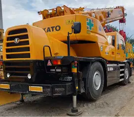 Dijual Rough Terrain Crane Kato KR50H-L2 Kapasitas 51 Ton