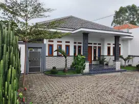 Rumah siap huni tanah luas lokasi sejuk dan asri di Pangauban Garut