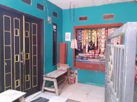 Rumah padat penduduk+warung