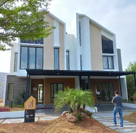 Rumah Ready The Essence L8, Jakarta Garden City. 3lt Attic