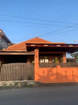 DIJUAL RUMAH PINGGIR JALAN KAB MOJOKERTO MOJOSARI ARAH WISATA PACET