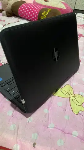 Laptop chrombook merek HP RAM 4