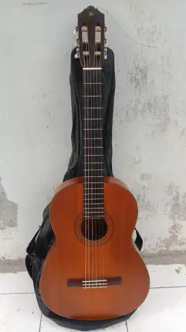 Dijual gitar klasik yamaha Tipe tinggi Cg122Mc(top solid cedar)