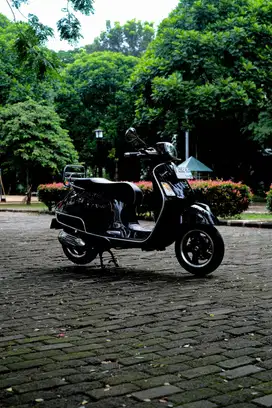 PIAGGIO VESPA MATIC GTS 150 IGET ABS 2018 BISA KREDIT