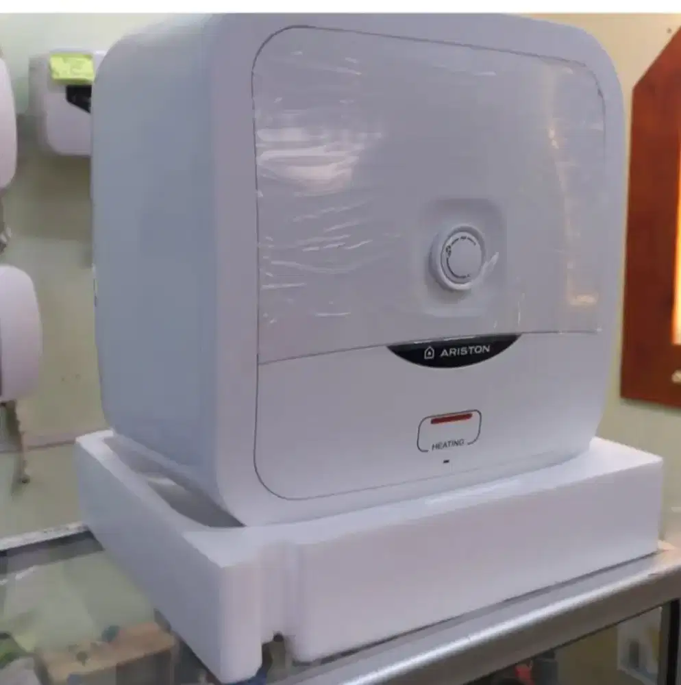 Pemanas air Ariston