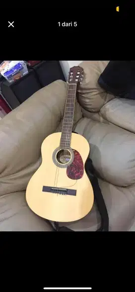 Gitar akustik hoffman