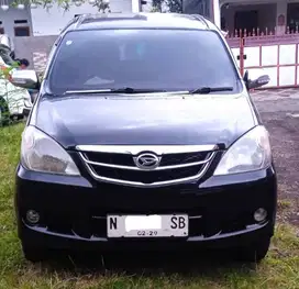 Daihatsu Xenia deluxe 2011