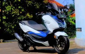 Honda Forza 250 adv 160 aprilia sr 200