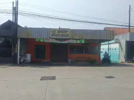 Tempat usaha pinggir jalan raya teloyo