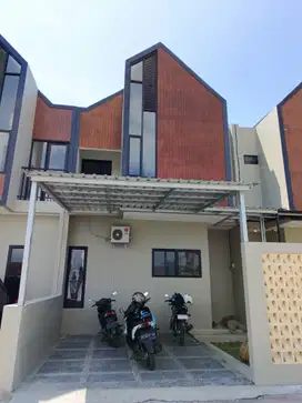 Jual Rumah Solo 2 Lantai Lokasi Strategis dekat Rumah Pak Jokowi