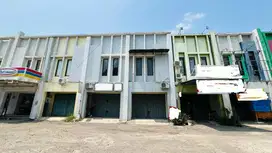 Di Sewa/Jual Ruko 2lt Gandeng 2 Baru Renovasi!! di Taman Royal 1