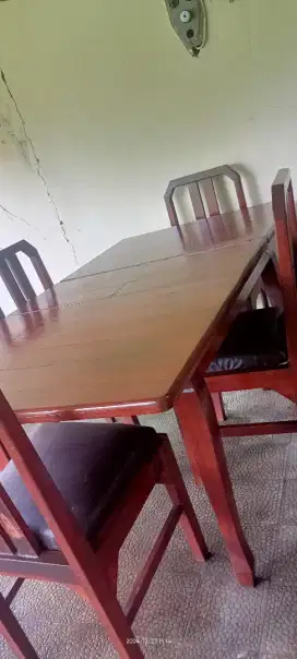 Meja makan kayu jati 4 kursi tua bekas dah plitur