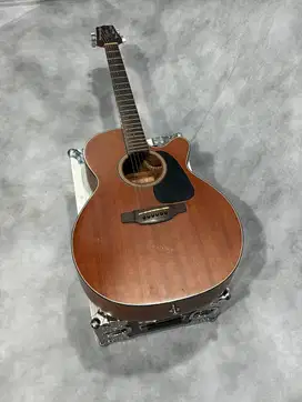 Acoustic Electric Takamine GN11MCE in Natural Satin