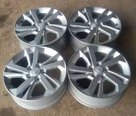 Velg toyota avanza ring 15 pcd 5x100