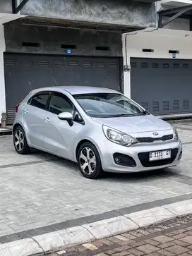 Kia Rio Matic Dp 11 jt  2014 Km rendah