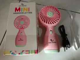 30rb Dijual Murah Kipas Angin Mini Fan Genggam Cute Portable (BARU)