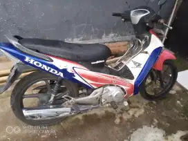 Supra X 125 tahun 2005