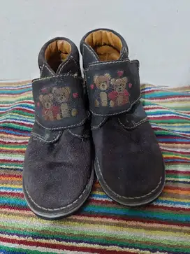 Sepatu Sandal Anak Kecil (Bekas)