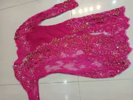 Kebaya pink fushia