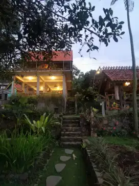 Villa kayu jati siap huni sangat strategis view lepas ke gunung+kota