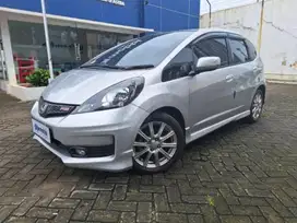 DP Rendah  13JT Honda Jazz 1.5 E Bensin-MT 2013 Abu