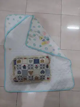 Bedong dan Bantal Bayi (Bekas)