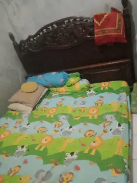 Kasur dipan kayu