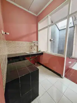 Dijual Rumah luas 121 Di Komplek Harapan Indah Kota Bekasi