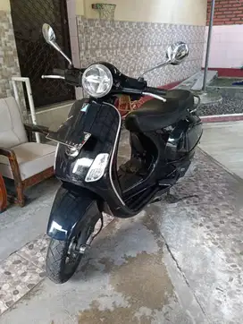 Dijual Piaggio Vespa LX125 - 2020 - Hitam Solid MULUS - Sidoarjo