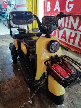 DIJUAL SEPEDA LISTRIK RODA TIGA UWINFLY TYPE MALEO