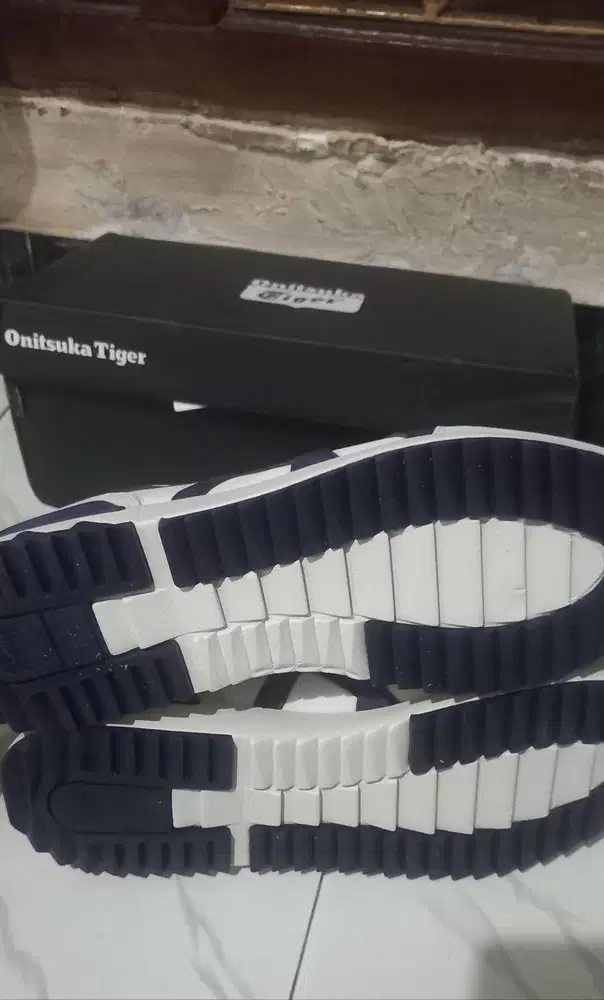Sneker pria size 42 insole 26.5