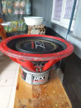 Audio mobil (Sub Woofer)