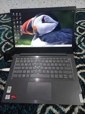 Laptop Lenovo second jarang di pakai