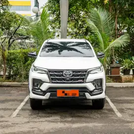 Fortuner VRZ 2.8 GR SPORT 2023 KM low