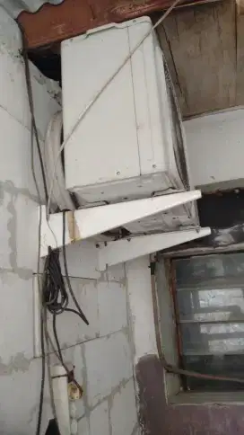 Service AC bongkar pasang AC tukang AC panggilan isi freon AC