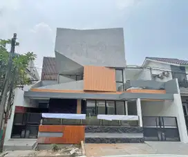 Dijual Rumah ada Pool di Bintaro Sektor 9