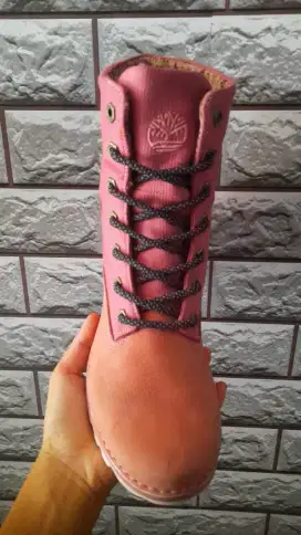 Timberland 
size 37
375k net