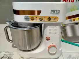 Standing mixer mito