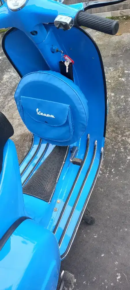 Vespa Super tahun 1971 mulus