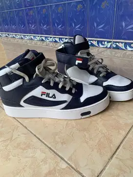 Bu sepatu snakers fila original 100%