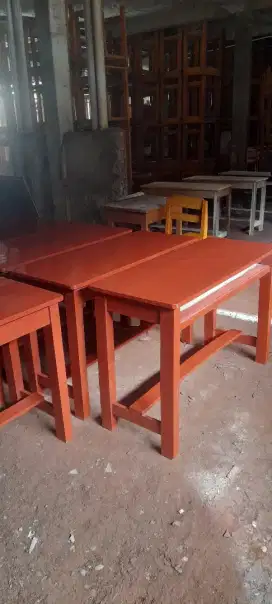 Meja kursi perlengkapan sekolah