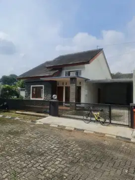 Rumah Dijual Ramai Penduduk Di Perum Duta Mas Ungaran