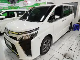 Toyota Voxy matic 2018 low km