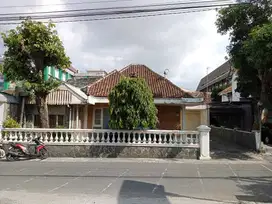 RUMAH CLASSIC DI KAMPUNG BULE PRAWIROTAMAN COCOK UNTUK VILLA, HOMESTAY