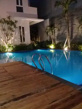 Rumah Hoek 2 lantai Mewah Kolam Renang  Villa Cibubur Jakarta Timur