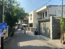 DIJUAL RUMAH KOSTSAN 2.5 LANTAI DI BANGKA JAKARTA SELATAN